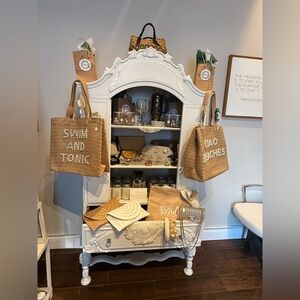 Chic finds. Boutique items